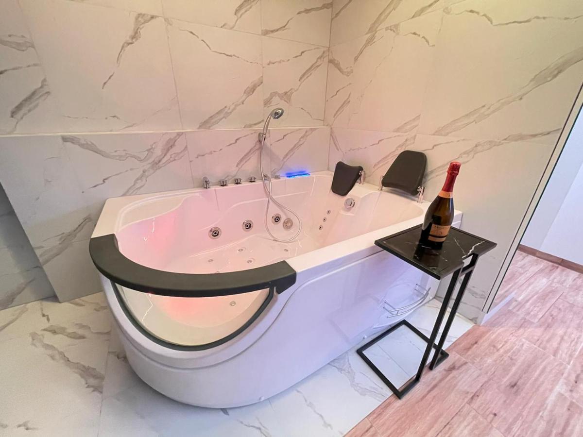 Yourapart Jacuzzi Przy Zamku Krolewskim Βαρσοβία Εξωτερικό φωτογραφία